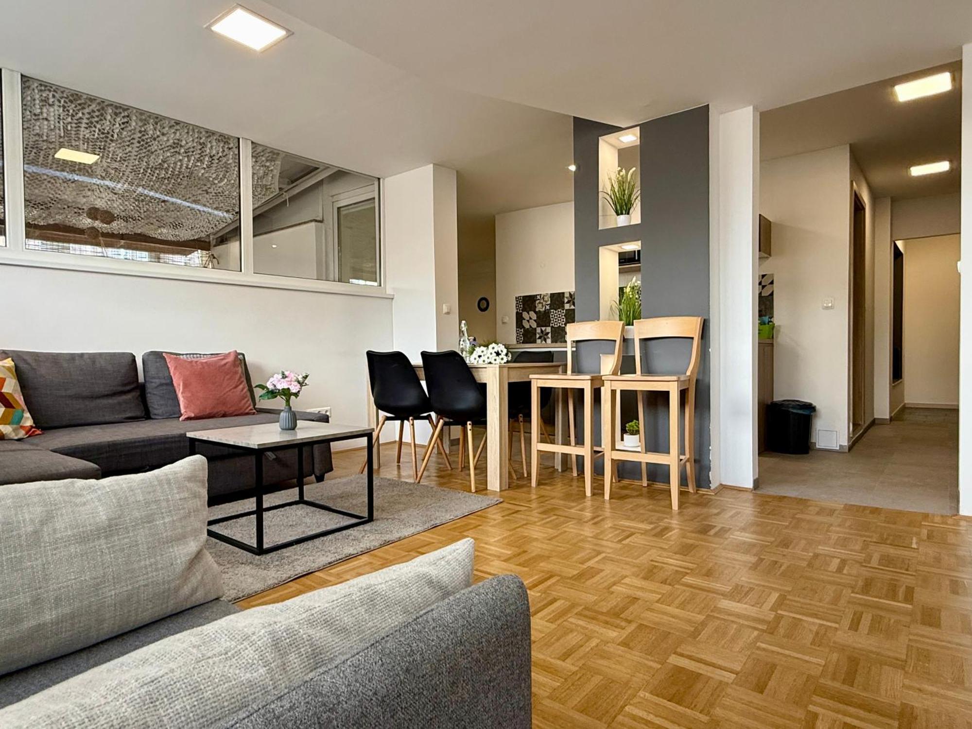 Apartments Park Siska Любляна Экстерьер фото